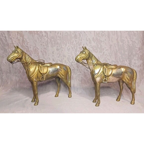 Vintage Set of 2 Antique Cast Metal Horse Figurines From Occupied Japan CMC Ware - Picture 1 of 6